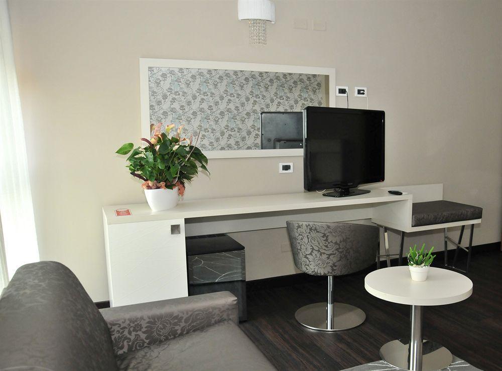 Hotel Lalla Beauty&Relax Cesenatico Esterno foto