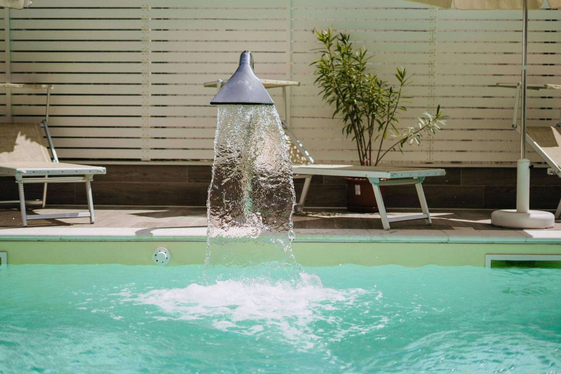Hotel Lalla Beauty&Relax Cesenatico Esterno foto