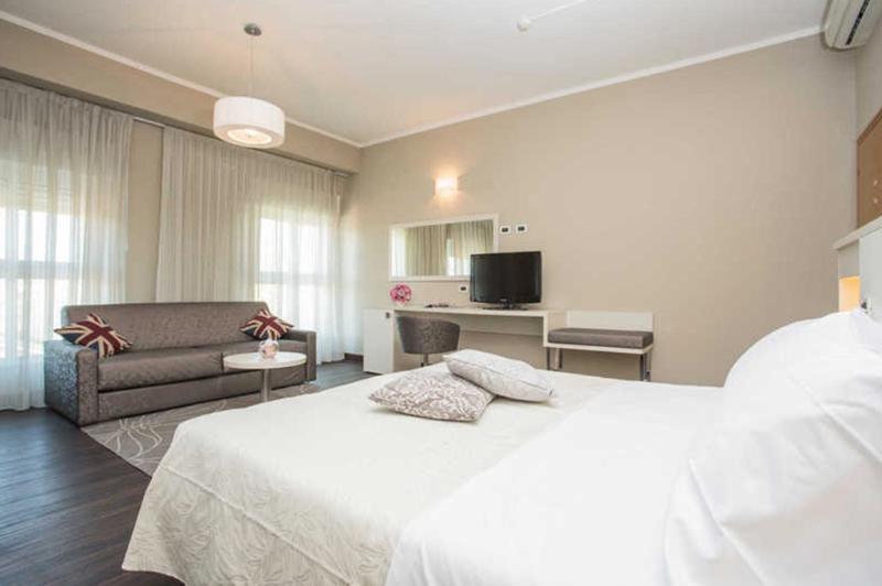 Hotel Lalla Beauty&Relax Cesenatico Esterno foto