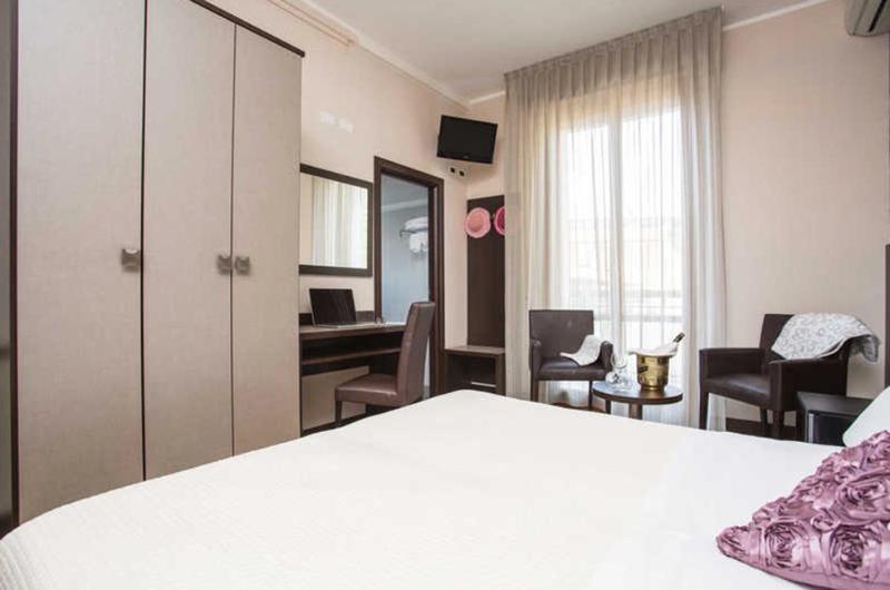 Hotel Lalla Beauty&Relax Cesenatico Esterno foto