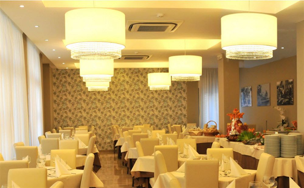 Hotel Lalla Beauty&Relax Cesenatico Esterno foto